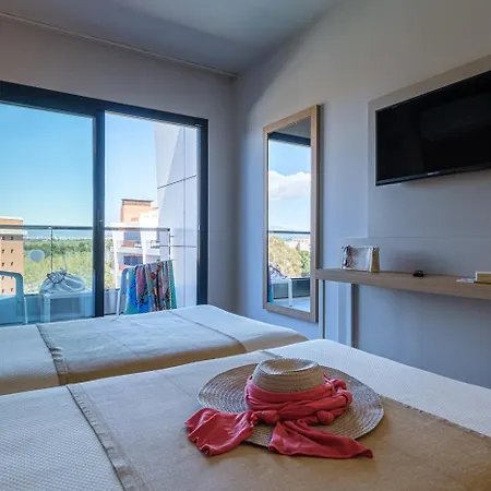 California Garden Hotel 3*