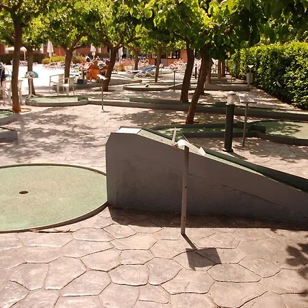 California Garden Hotel