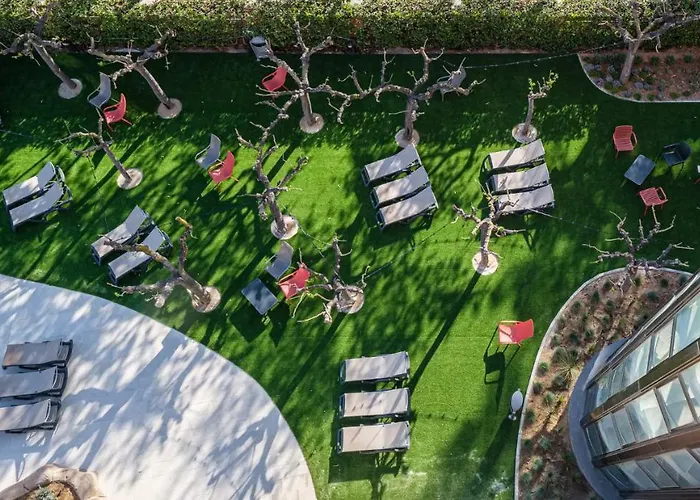 California Garden 3* سالو