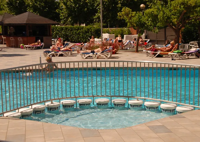 California Garden فندق 3*